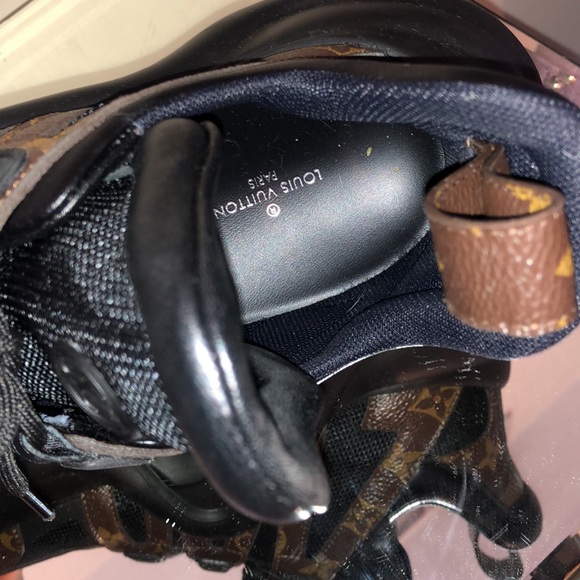 COPY - Louis Vuitton  Archlight sneakers 💕Super cute Mint condition 💅🏾 - Picture 3 of 16